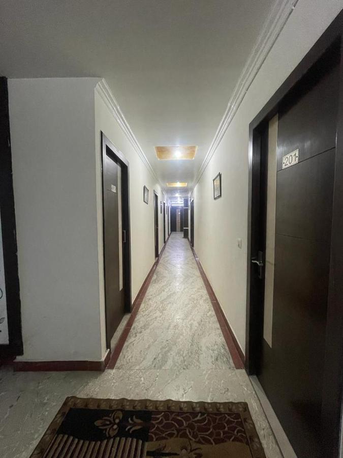 Premium Boston Rooms Family Hotel Agra  Ngoại thất bức ảnh