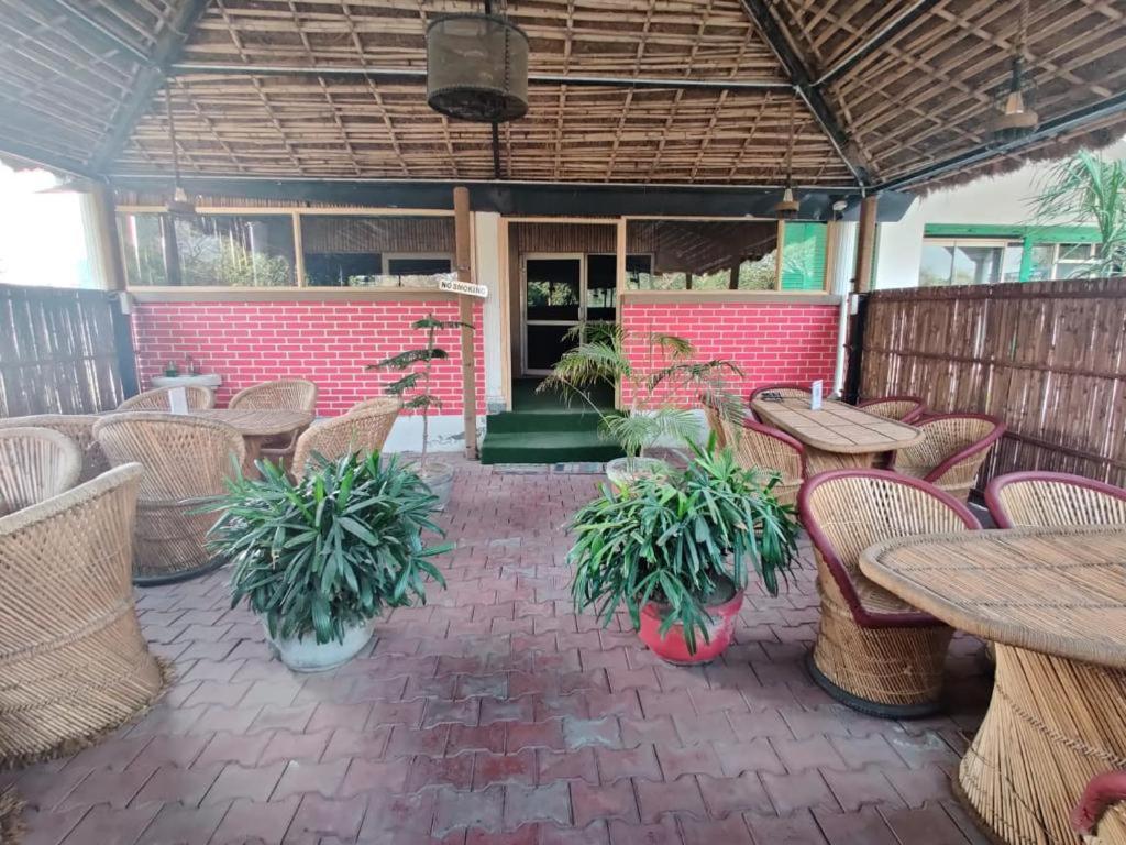 Premium Boston Rooms Family Hotel Agra  Ngoại thất bức ảnh